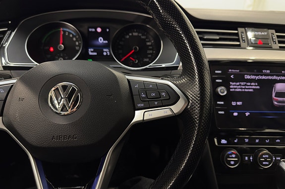Volkswagen Passat 12 of 21