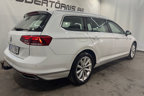 Volkswagen Passat 6 of 21