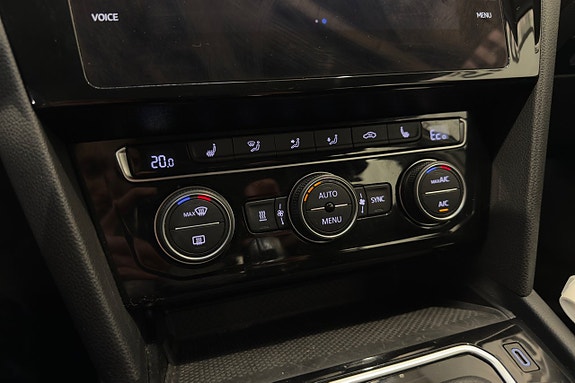 Volkswagen Passat 17 of 21