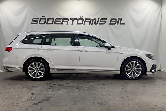 Volkswagen Passat 5 of 21