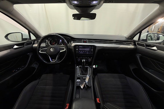 Volkswagen Passat 13 of 21