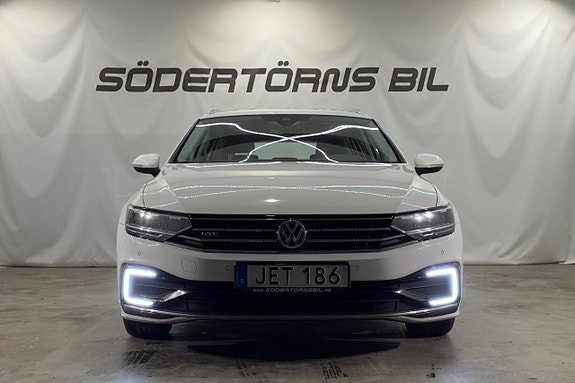 Volkswagen Passat 4 of 21