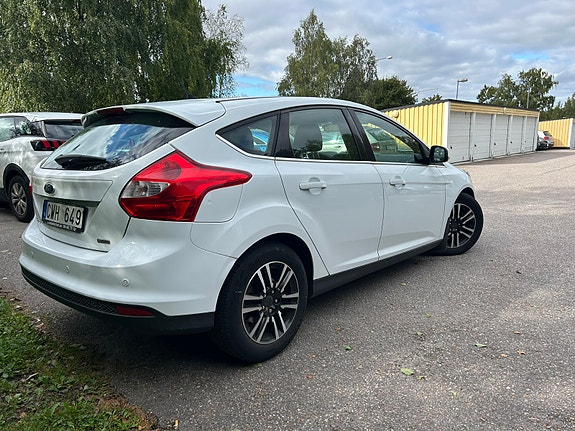 Ford Focus 2 of 16
