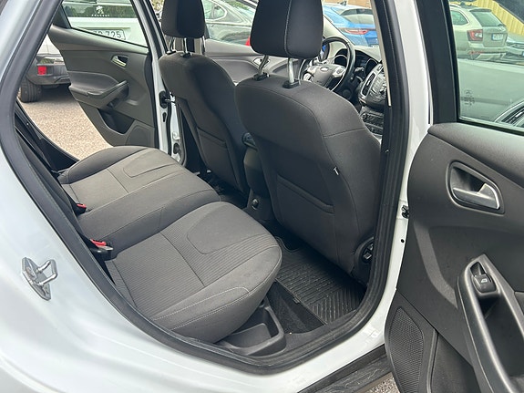 Ford Focus 8 of 16