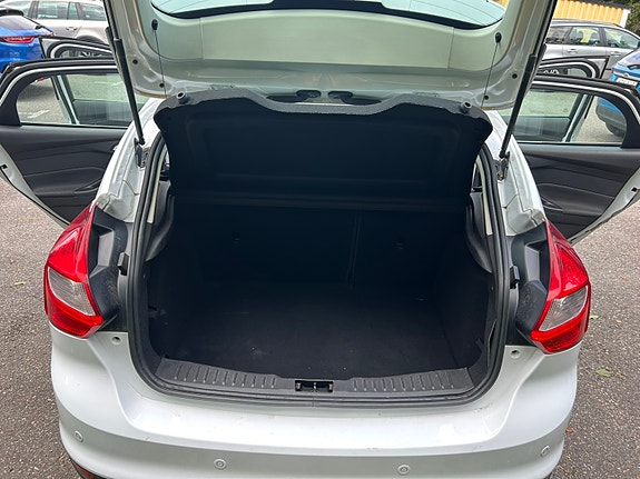 Ford Focus 7 of 16
