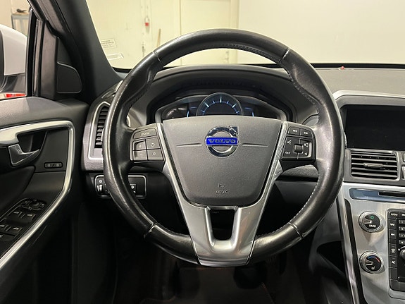 Volvo XC60 14 of 20