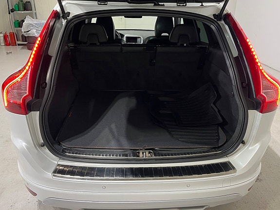 Volvo XC60 12 of 20