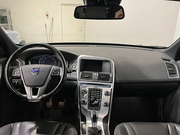Volvo XC60 13 of 20