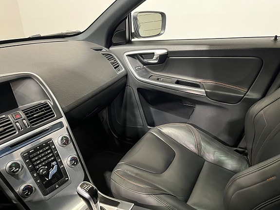 Volvo XC60 16 of 20