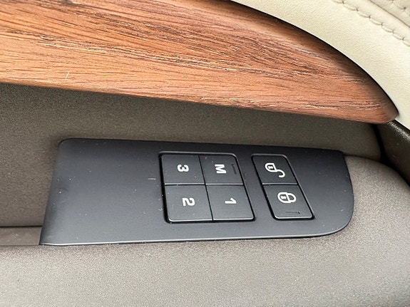 Land Rover Discovery 13 of 13