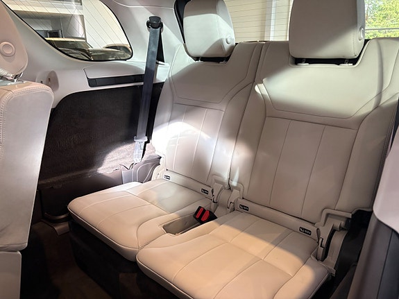 Land Rover Discovery 8 of 13