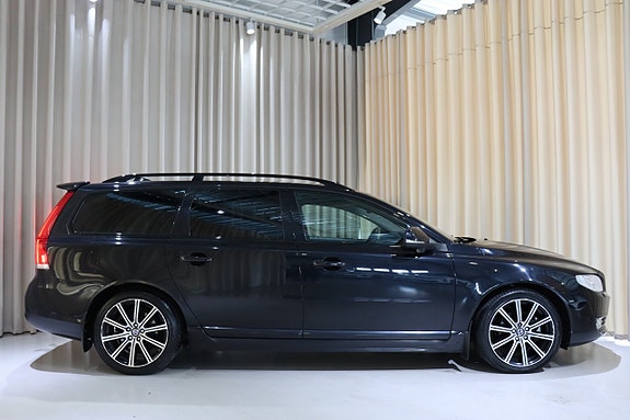 Volvo V70 3 of 30