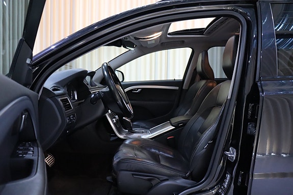 Volvo V70 15 of 30