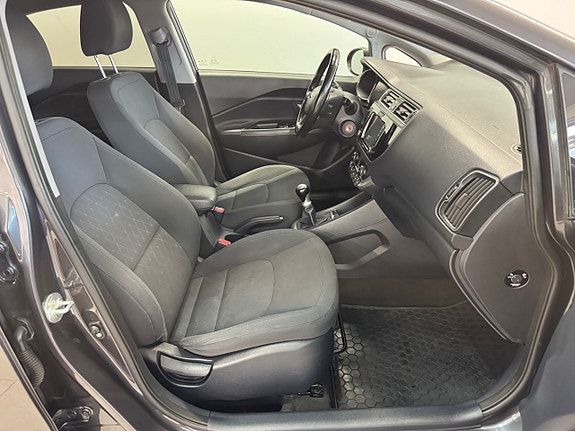 Kia Rio 13 of 16