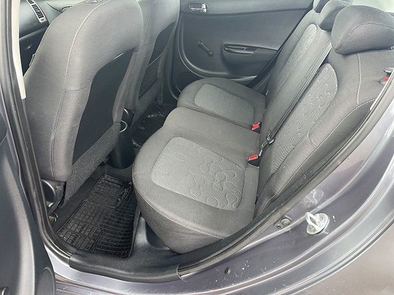 Hyundai i20 8 of 18