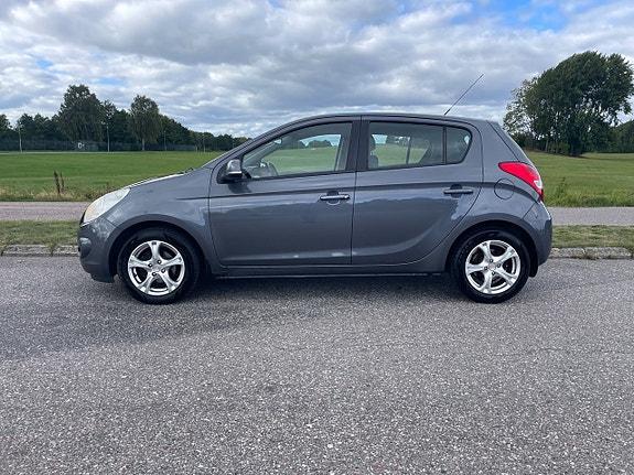 Hyundai i20 3 of 18