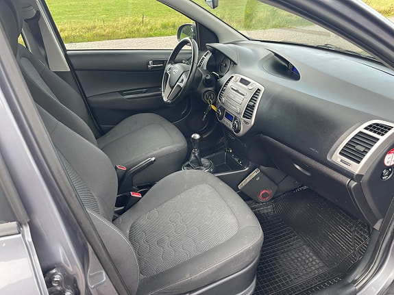 Hyundai i20 7 of 18