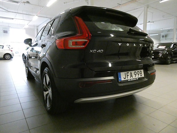 Volvo XC40 8 of 26