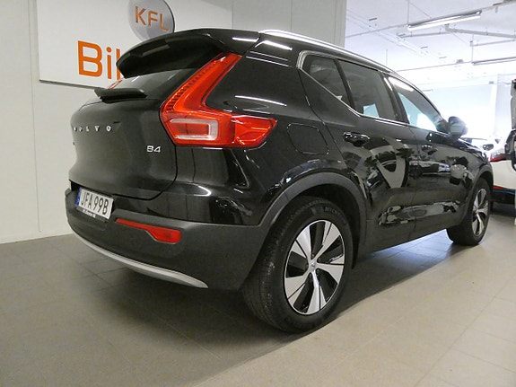 Volvo XC40 6 of 26