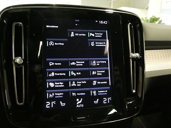 Volvo XC40 22 of 26