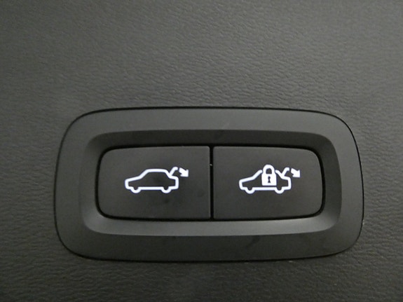 Volvo XC40 26 of 26