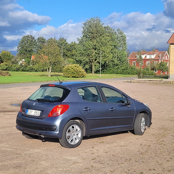 Peugeot 207 3 of 6