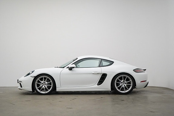 Porsche 718 Cayman 4 of 23