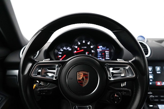 Porsche 718 Cayman 8 of 23
