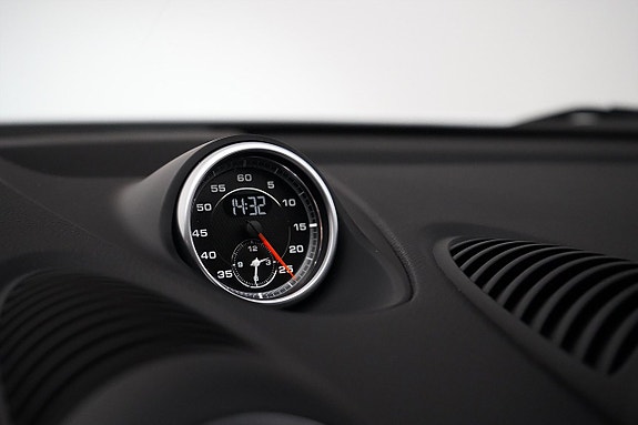 Porsche 718 Cayman 10 of 23