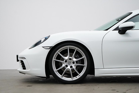 Porsche 718 Cayman 2 of 23