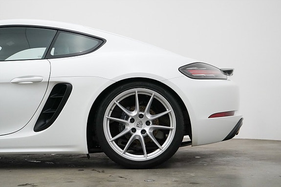 Porsche 718 Cayman 3 of 23