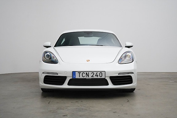 Porsche 718 Cayman 21 of 23