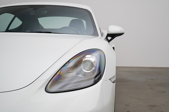 Porsche 718 Cayman 22 of 23