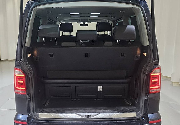 Volkswagen Multivan 11 of 15