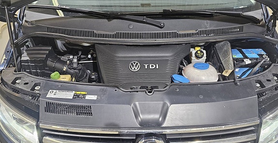 Volkswagen Multivan 14 of 15