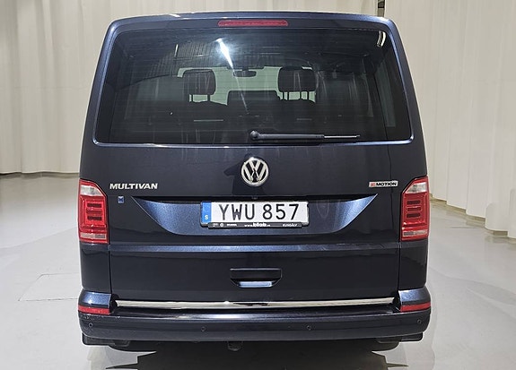 Volkswagen Multivan 9 of 15