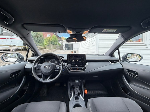 Toyota Corolla 6 of 10