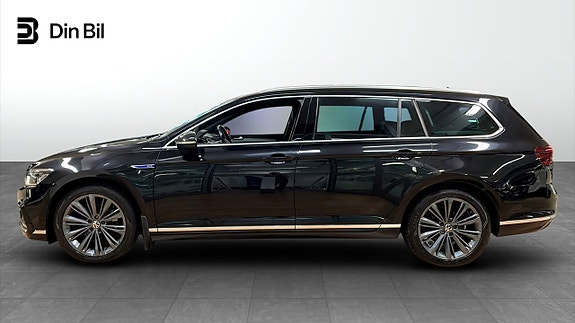 Volkswagen Passat 2 of 15