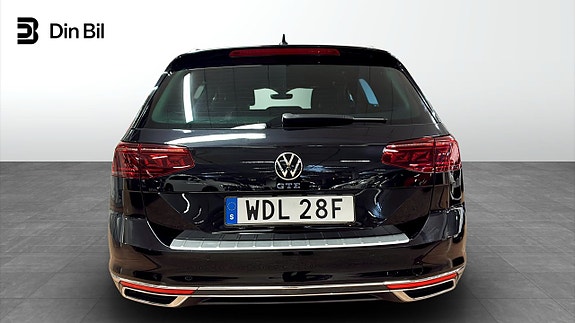 Volkswagen Passat 5 of 15