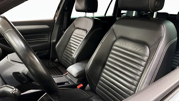 Volkswagen Passat 8 of 15
