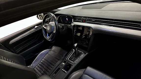 Volkswagen Passat 11 of 15