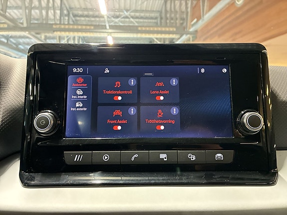 Seat Arona 17 of 23