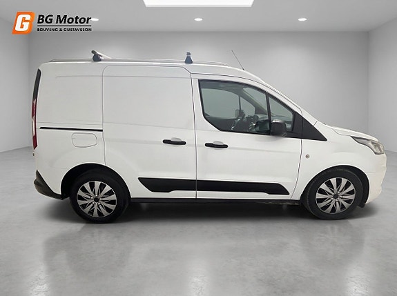 Ford Transit Connect 3 of 20