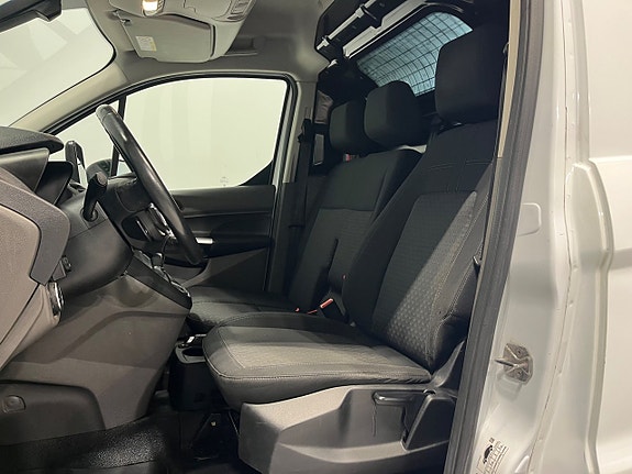 Ford Transit Connect 9 of 20