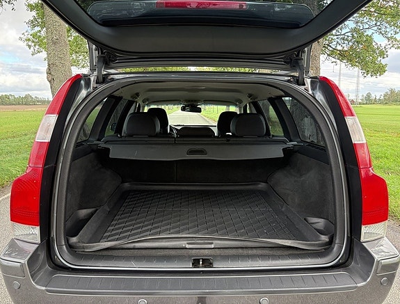 Volvo V70 8 of 18