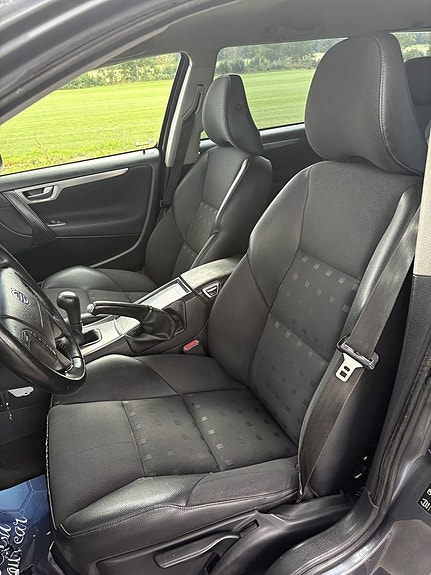 Volvo V70 9 of 18