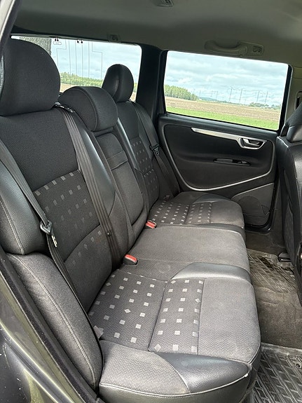 Volvo V70 11 of 18