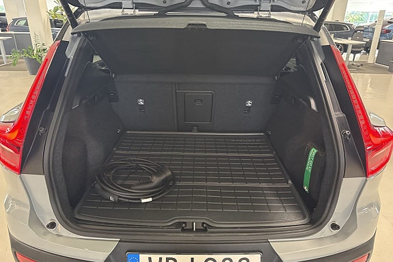 Volvo EX40 7 of 10