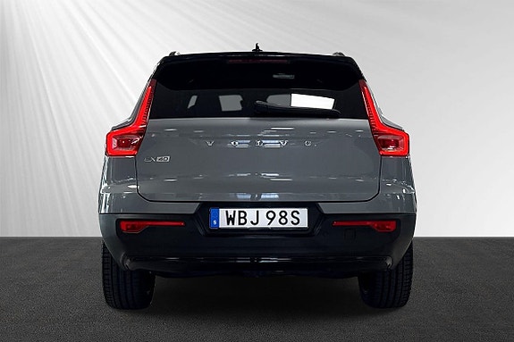 Volvo EX40 2 of 10