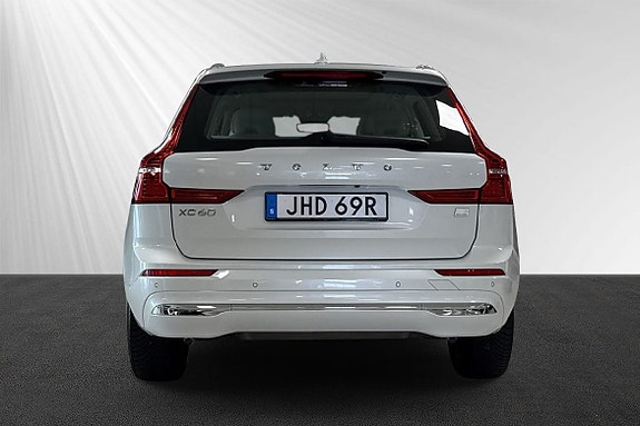 Volvo XC60 2 of 12